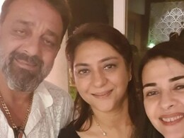 भाई दूज पर प्रिया दत्त ने संजय दत्त के साथ शेयर की पुरानी यादें, लिखा- हमारा 'अटूट रिश्ता'... भाई दूज पर प्रिया दत्त ने संजय दत्त के साथ शेयर की पुरानी यादें, लिखा- हमारा 'अटूट रिश्ता'...