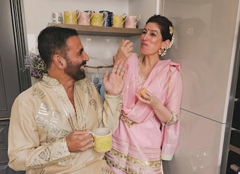 "Oranges Are The New Ladoos" For Twinkle Khanna And Akshay Kumar's Diwali