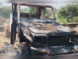 Rajasthan: घर में घुसकर लड़की का अपहरण करने लगे बदमाश, मां ने रोका तो कर दी मारपीट; गाड़ियों में लगाई आग Rajasthan: घर में घुसकर लड़की का अपहरण करने लगे बदमाश, मां ने रोका तो कर दी मारपीट; गाड़ियों में लगाई आग