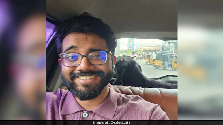 Bengaluru Man's Selfie With Goat Goes Viral, Internet Says "<i>Ekdum</i> GOAT Travel" Bengaluru Man's Selfie With Goat Goes Viral, Internet Says "<i>Ekdum</i> GOAT Travel"