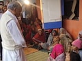 गुना में किसान की हत्या का मामला, पीड़ित परिवार से मिलने पहुंचे दिग्विजय सिंह, बोले- कानून-व्यवस्था लचर