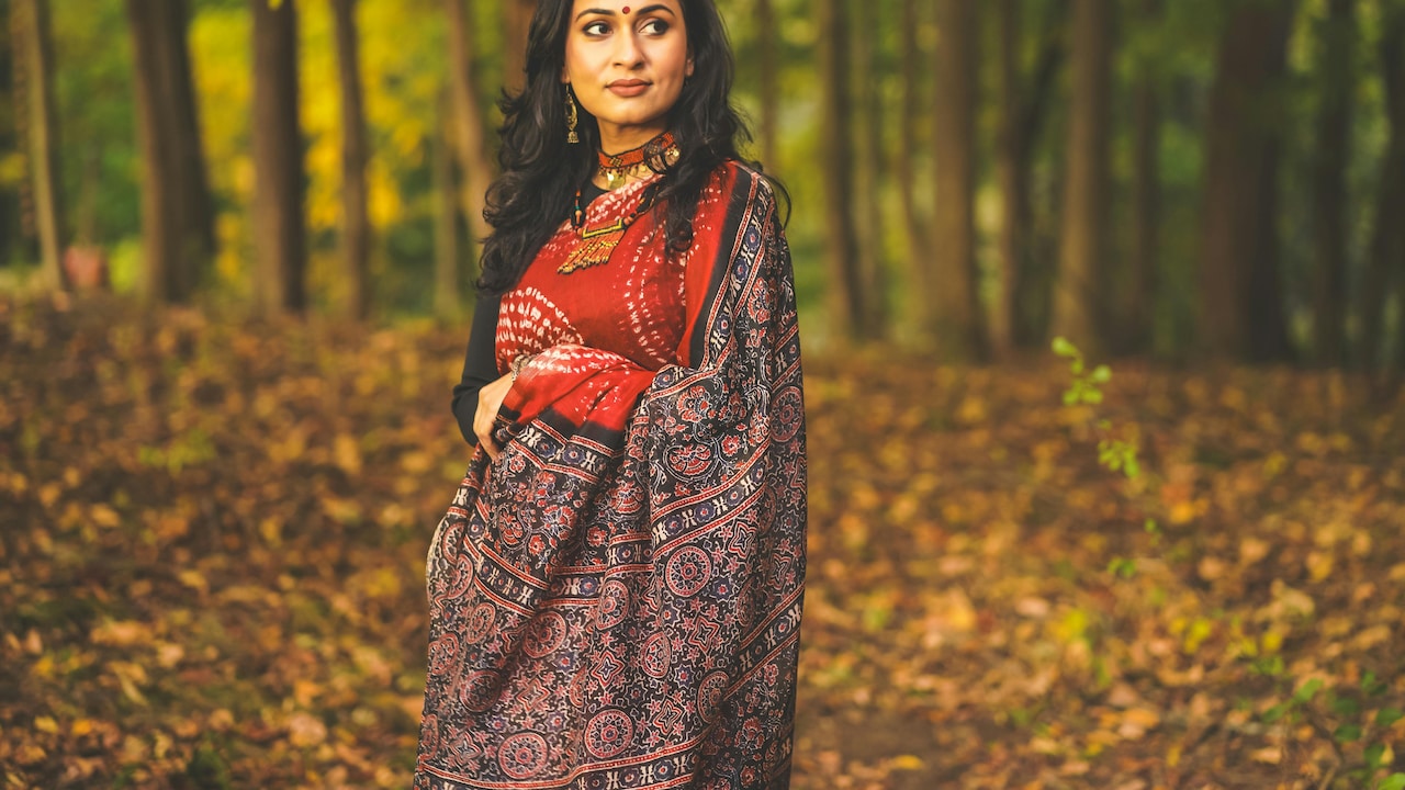 Traditional Meets Modern: Saree looks that go well with crop tops Traditional Meets Modern: Saree looks that go well with crop tops