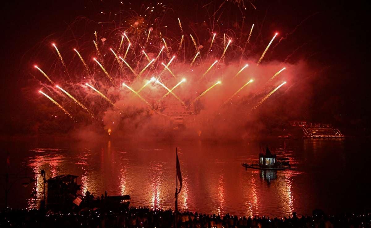 आस्था, पर्यटन और व्यापार के संगम से कैसे आकार ले रही 'सनातन इकोनॉमी', यहां समझिए