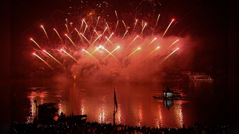 आस्था, पर्यटन और व्यापार के संगम से कैसे आकार ले रही 'सनातन इकोनॉमी', यहां समझिए आस्था, पर्यटन और व्यापार के संगम से कैसे आकार ले रही 'सनातन इकोनॉमी', यहां समझिए