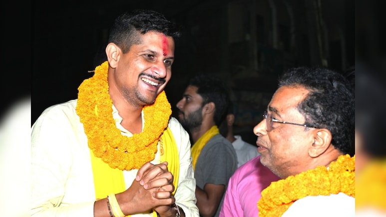 12 साल की उम्र में छोड़ा घर, गार्ड की नौकरी... आज 400 करोड़ की कंपनी के मालिक हैं नीरज सिंह, जनसुराज से बने शिवहर से उम्मीदवार 12 साल की उम्र में छोड़ा घर, गार्ड की नौकरी... आज 400 करोड़ की कंपनी के मालिक हैं नीरज सिंह, जनसुराज से बने शिवहर से उम्मीदवार