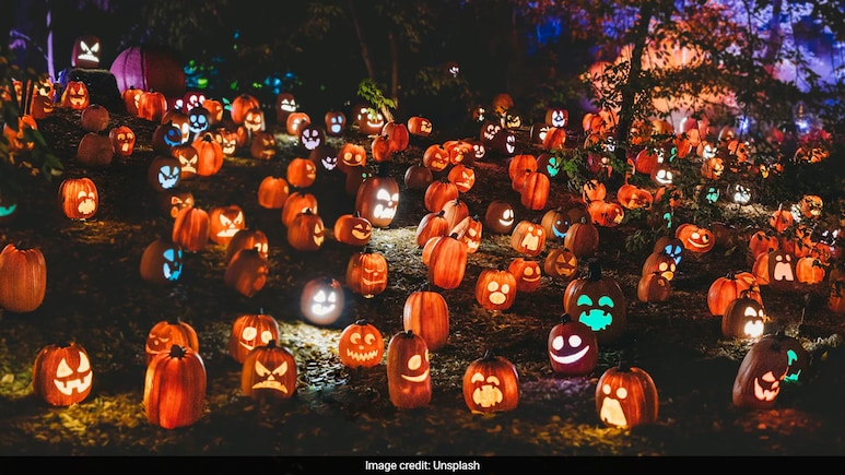 Halloween 2025: Wishes, Spooky Quotes & Fun Messages To Celebrate October 31st Halloween 2025: Wishes, Spooky Quotes & Fun Messages To Celebrate October 31st