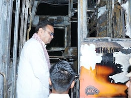जैसलमेर बस हादसा: खबर मिलते ही मंत्री खींवसर के साथ मौके पर पहुंचे CM भजनलाल, भयावह मंजर देख हुए भावुक जैसलमेर बस हादसा: खबर मिलते ही मंत्री खींवसर के साथ मौके पर पहुंचे CM भजनलाल, भयावह मंजर देख हुए भावुक