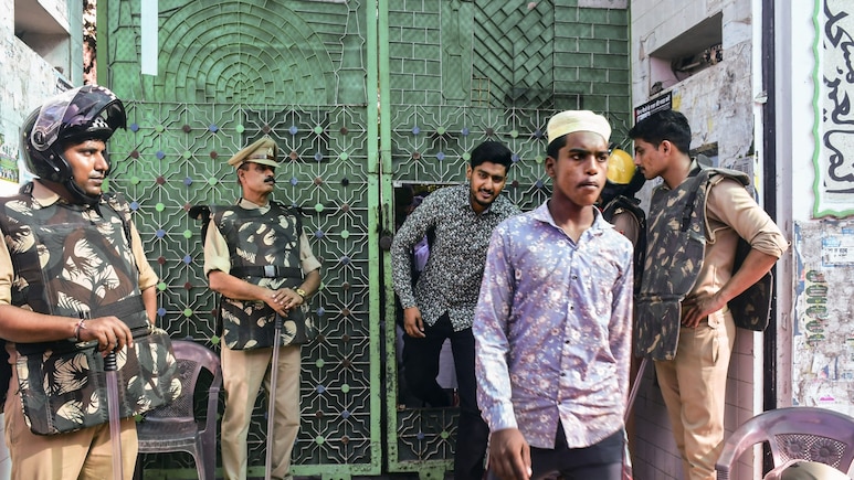 बरेली जा रहा सपा का प्रतिनिधमंडल, अलर्ट मोड में पुलिस, भड़काऊ नारे लगाने वाला फैजान गिरफ्तार