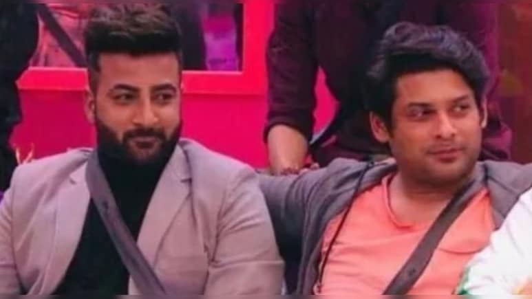 Bigg Boss 19 में शहबाज ने दिखाई सिद्धार्थ शुल्का के फैन्स की धौंस, इंटरनेट यूजर्स का भड़का गुस्सा Bigg Boss 19 में शहबाज ने दिखाई सिद्धार्थ शुल्का के फैन्स की धौंस, इंटरनेट यूजर्स का भड़का गुस्सा