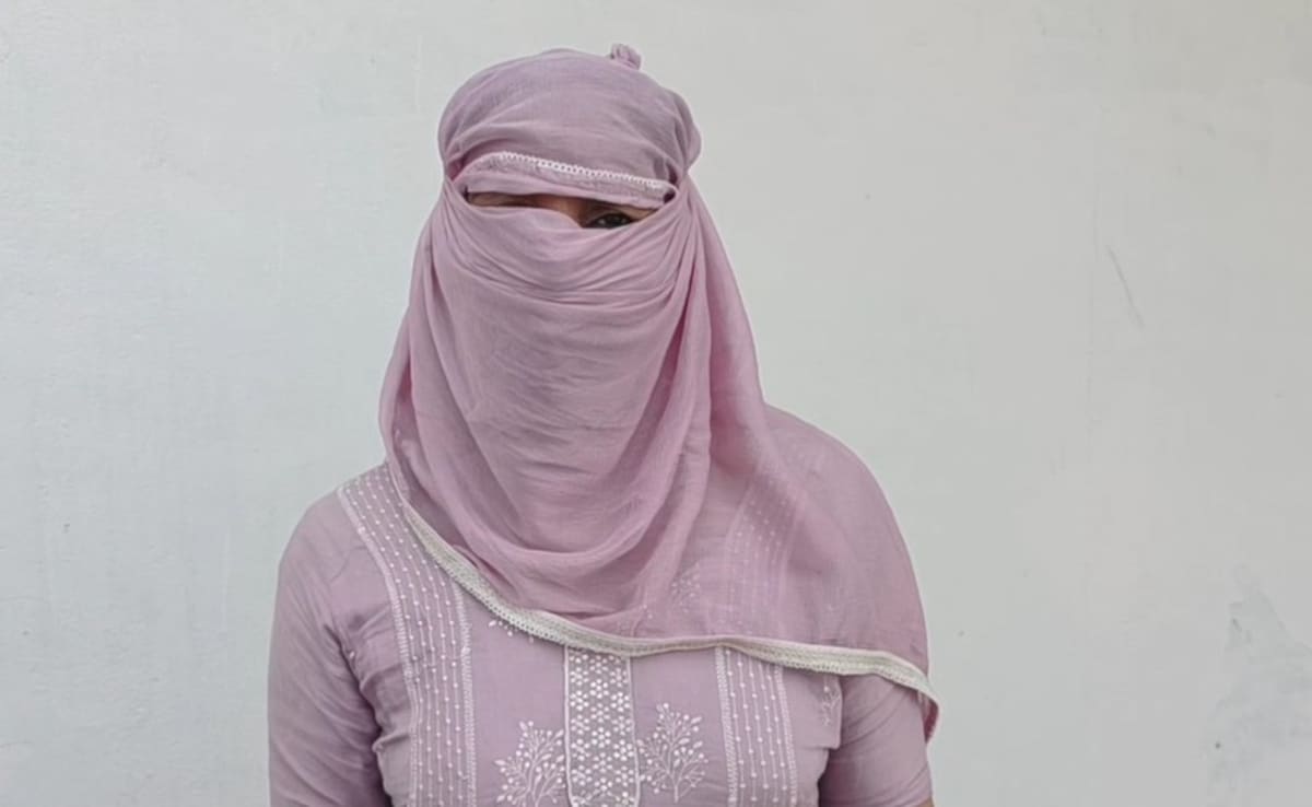 पीड़ित महिला स्टाफ. पीड़ित महिला स्टाफ.