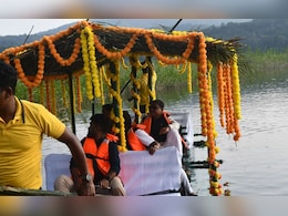 कुम्हाररास बांध में शुरू हुई बैंबू राफ्टिंग, वन मंत्री केदार कश्यप बोले–दंतेवाड़ा बनेगा नया पर्यटन हब कुम्हाररास बांध में शुरू हुई बैंबू राफ्टिंग, वन मंत्री केदार कश्यप बोले–दंतेवाड़ा बनेगा नया पर्यटन हब