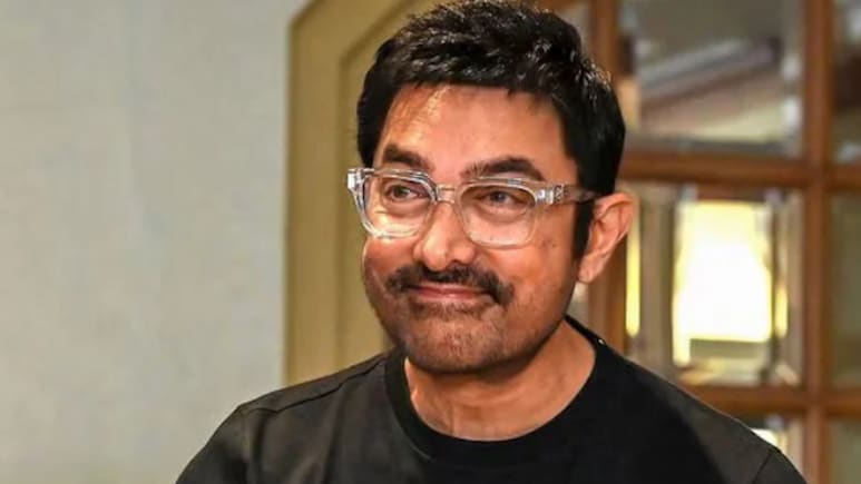 आमिर खान की मां का रोल करने वाली एक्ट्रेस की 8 फोटो, मिस्टर परफेक्शनिस्ट से 16 साल छोटी हैं ये