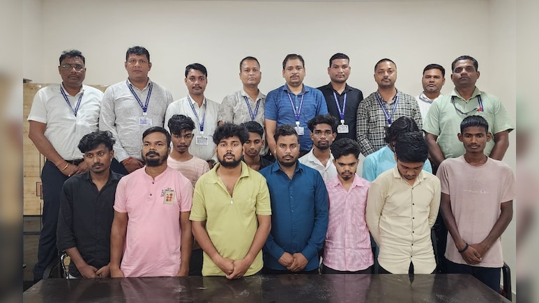 रायपुर में साइबर शील्ड ऑपरेशन: मैट्रिमोनी फ्रॉड गैंग के 11 आरोपी गिरफ्तार, 50 लाख फॉलोवर वाली 262 फर्जी आईडी बेनकाब