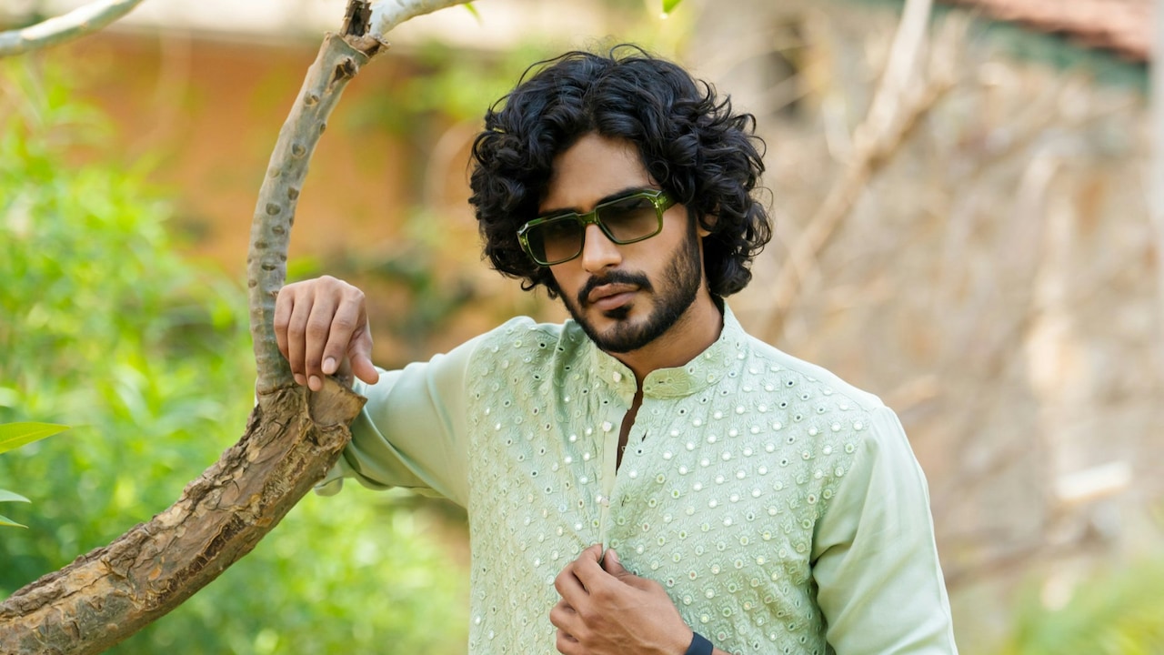 Explore affordable and stylish kurtas for men on Myntra Diwali Sale