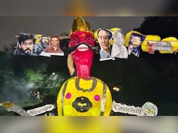 रावण के पुतले में उमर खालिद और शरजील की फोटो... JNU दुर्गा प्रतिमा विसर्जन में जमकर हुआ बवाल रावण के पुतले में उमर खालिद और शरजील की फोटो... JNU दुर्गा प्रतिमा विसर्जन में जमकर हुआ बवाल