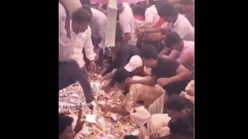 बिहार में ओवैसी के उम्मीदवार के नामांकन में बिरयानी के लिए मच गई मार 