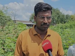 KBC ने चमकाई किस्मत: बाढ़ से तबाह किसान ने जीते 50 लाख, बेटे को बनाएंगे अफसर KBC ने चमकाई किस्मत: बाढ़ से तबाह किसान ने जीते 50 लाख, बेटे को बनाएंगे अफसर