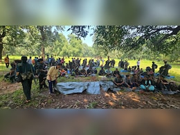 नक्सलियों से खाली हो गया माड़ का इलाका! सरेंडर से पहले लीडर रुपेश बोला- न लोग बचे न संसाधन, ऐसे टूटी कमर  नक्सलियों से खाली हो गया माड़ का इलाका! सरेंडर से पहले लीडर रुपेश बोला- न लोग बचे न संसाधन, ऐसे टूटी कमर