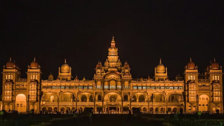 Diwali 2025 पर बन रहा है लंबा वीकेंड, बस 20,000 रुपये के बजट में घूम आइए ये 6 शानदार जगह