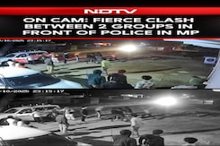 On Cam: Fierce Clash Between 2 Groups In Front Of Police In Madhya Pradesh On Cam: Fierce Clash Between 2 Groups In Front Of Police In Madhya Pradesh