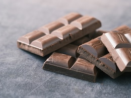 Is Eating Dark Chocolate At Night Good Or Harmful? The Answer Might Suprise You Is Eating Dark Chocolate At Night Good Or Harmful? The Answer Might Suprise You
