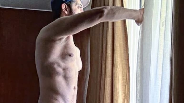फैन ने तौलिये पर खून से लिखकर भेजा था I Love You, मैसेज कर पूछा- कैसा लगा मेरा गिफ्ट, दहशत में था ये स्टार फैन ने तौलिये पर खून से लिखकर भेजा था I Love You, मैसेज कर पूछा- कैसा लगा मेरा गिफ्ट, दहशत में था ये स्टार