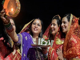 दिल्ली, नोएडा से लखनऊ और पटना तक ऐसे मना करवा चौथ, जानें व्रत खोलने के अगले दिन क्या करें दिल्ली, नोएडा से लखनऊ और पटना तक ऐसे मना करवा चौथ, जानें व्रत खोलने के अगले दिन क्या करें