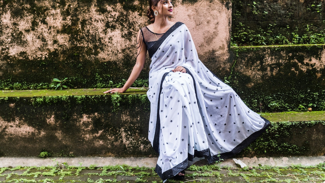 How To Accessorise A Saree When You Do Not Want To Look Overdone