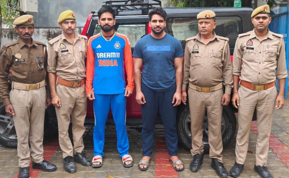 IPL की तैयारी कर रहा क्रिकेटर निकला 'नटवरलाल' बैंक अधिकारी बन लगाया लाखों का चूना