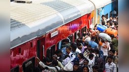 Special Train: छठ पूजा पर 1998 विशेष ट्रेनें चलाएगा मध्य रेलवे, 30 लाख से ज्यादा यात्रियों को होगी सुविधा&nbsp;