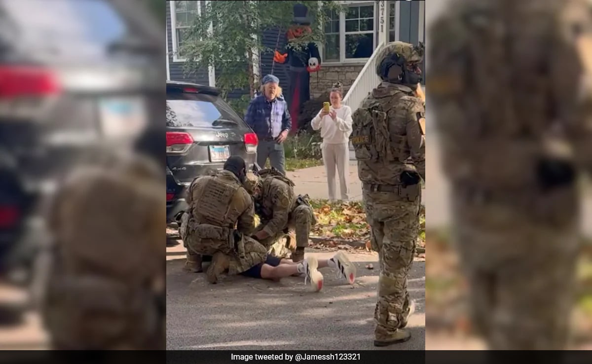 US Man, 67, Suffers Broken Ribs During Border Patrol Operation At Chicago Halloween Parade