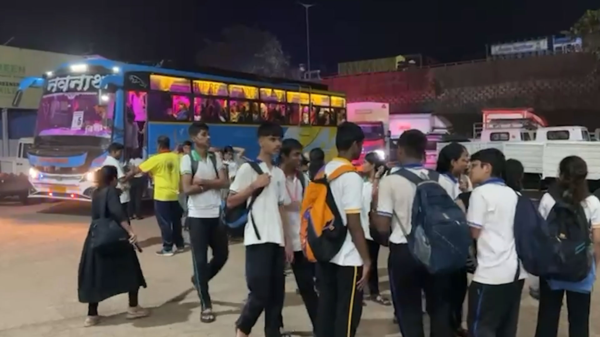 Massive Jam On Mumbai-Ahmedabad Highway, 500 Students Stuck For 12 Hours