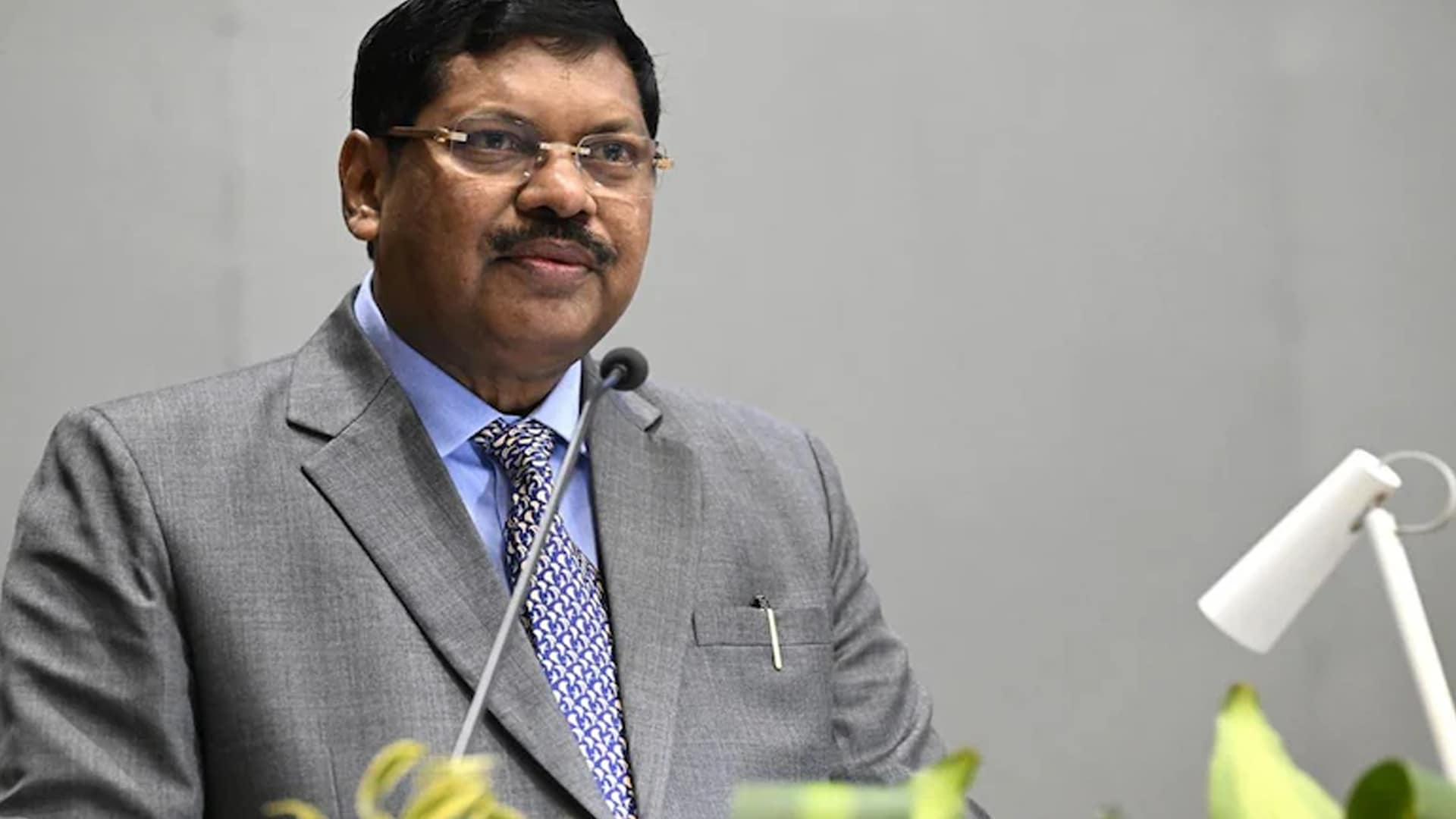 Shoe Attack on CJI Sparks Political Storm, War of Words Erupts