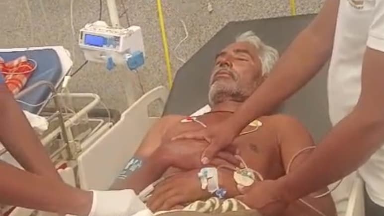 Rajasthan: मांगीलाल नाम के थे दो मरीज, गलत रोगी को चढ़ा दिया खून...दिवाली पर एम्स में मौत पर हंगामा Rajasthan: मांगीलाल नाम के थे दो मरीज, गलत रोगी को चढ़ा दिया खून...दिवाली पर एम्स में मौत पर हंगामा
