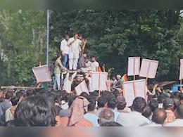 इंदौर में किसानों का शक्ति प्रदर्शन; 1000 से ज्यादा ट्रैक्टर लेकर पहुंचे अन्नदाता, प्रशासन ने नूरानी चौराहे पर रोका इंदौर में किसानों का शक्ति प्रदर्शन; 1000 से ज्यादा ट्रैक्टर लेकर पहुंचे अन्नदाता, प्रशासन ने नूरानी चौराहे पर रोका