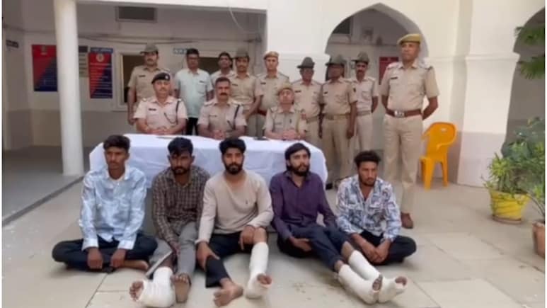 Jhunjhunu News: पहाड़ से गिरे, पैर तुड़वाए! डेनिस बावरिया हत्याकांड के 3 आरोपी भागने के चक्कर में हुए अपाहिज