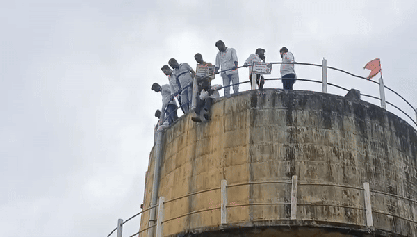 पानी की टंकी पर चढ़े, पोस्टमॉर्टम रिपोर्ट पर सवाल...  सतारा डॉक्टर सुसाइड केस में फूटा गांव वालों का गुस्सा