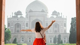Travellers Vs Tourists: 9 Big Differences That Define Your Travel Style