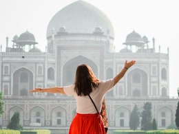 Travellers Vs Tourists: 9 Big Differences That Define Your Travel Style