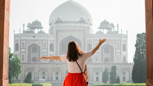 Travellers Vs Tourists: 9 Big Differences That Define Your Travel Style