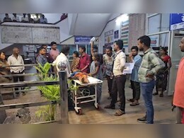 बिजली गिरने से बच्चे की मौत, 4-5 दिन रहा एडमिट, भर्ती से पहले स्ट्रेचर पर लेकर कई घंटे तक घूमते रहे थे परिजन बिजली गिरने से बच्चे की मौत, 4-5 दिन रहा एडमिट, भर्ती से पहले स्ट्रेचर पर लेकर कई घंटे तक घूमते रहे थे परिजन
