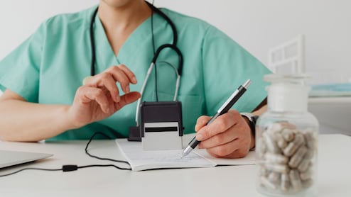 Health Decoder: Making Sense Of Medical Prescriptions And What Doctors Write