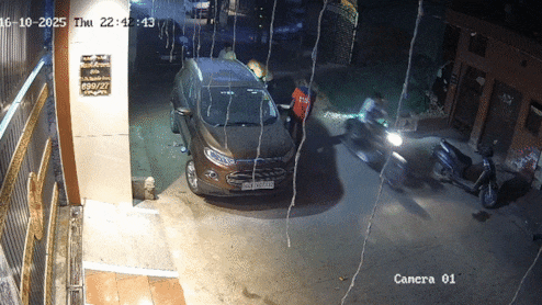 गुरुग्राम के चोर भी गजब हैं! कपल ने लॉक खोल फिल्मी स्टाइल में चुराई सड़क पर खड़ी स्कूटी