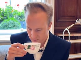 This Is The Right Way To Hold A Teacup And A Wine Glass, Etiquette Coach Explains This Is The Right Way To Hold A Teacup And A Wine Glass, Etiquette Coach Explains