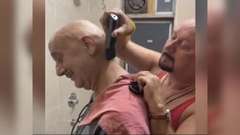 अनुपम खेर के अपने भाई राजू खेर के साथ कैसे हैं रिश्ते? वीडियो शेयर कर बताया राज