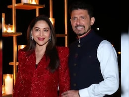 माधुरी दीक्षित ने अपने पति नेने के साथ मनाई शादी की सालगिरह माधुरी दीक्षित ने अपने पति नेने के साथ मनाई शादी की सालगिरह