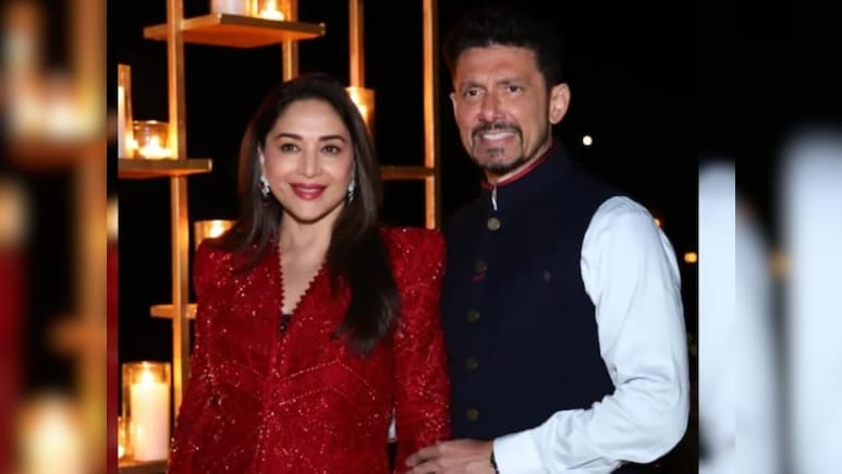माधुरी दीक्षित ने अपने पति नेने के साथ मनाई शादी की सालगिरह माधुरी दीक्षित ने अपने पति नेने के साथ मनाई शादी की सालगिरह