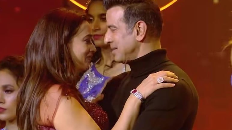प्रेरणा और मिस्टर बजाज का 24 साल बाद रियूनियन, रोमांटिक डांस वीडियो देख फैंस बोले- अनुराग को...