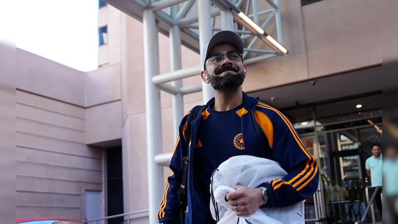 संन्यास की चर्चाओं के बीच सिडनी पहुंचे विराट कोहली, एयरपोर्ट पर कुछ हुआ ऐसा, वायरल हुआ वीडियो