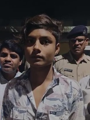 यात्री जिसका फोन हुआ ब्लास्ट. यात्री जिसका फोन हुआ ब्लास्ट.